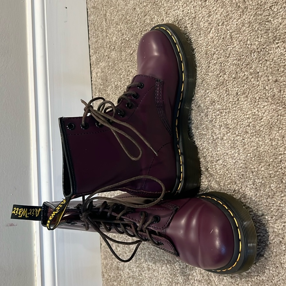 AirWait Burgundy docs size 5 women’s